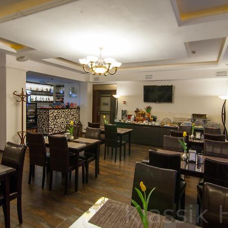 Klassik Hotel Chisinau Exterior foto