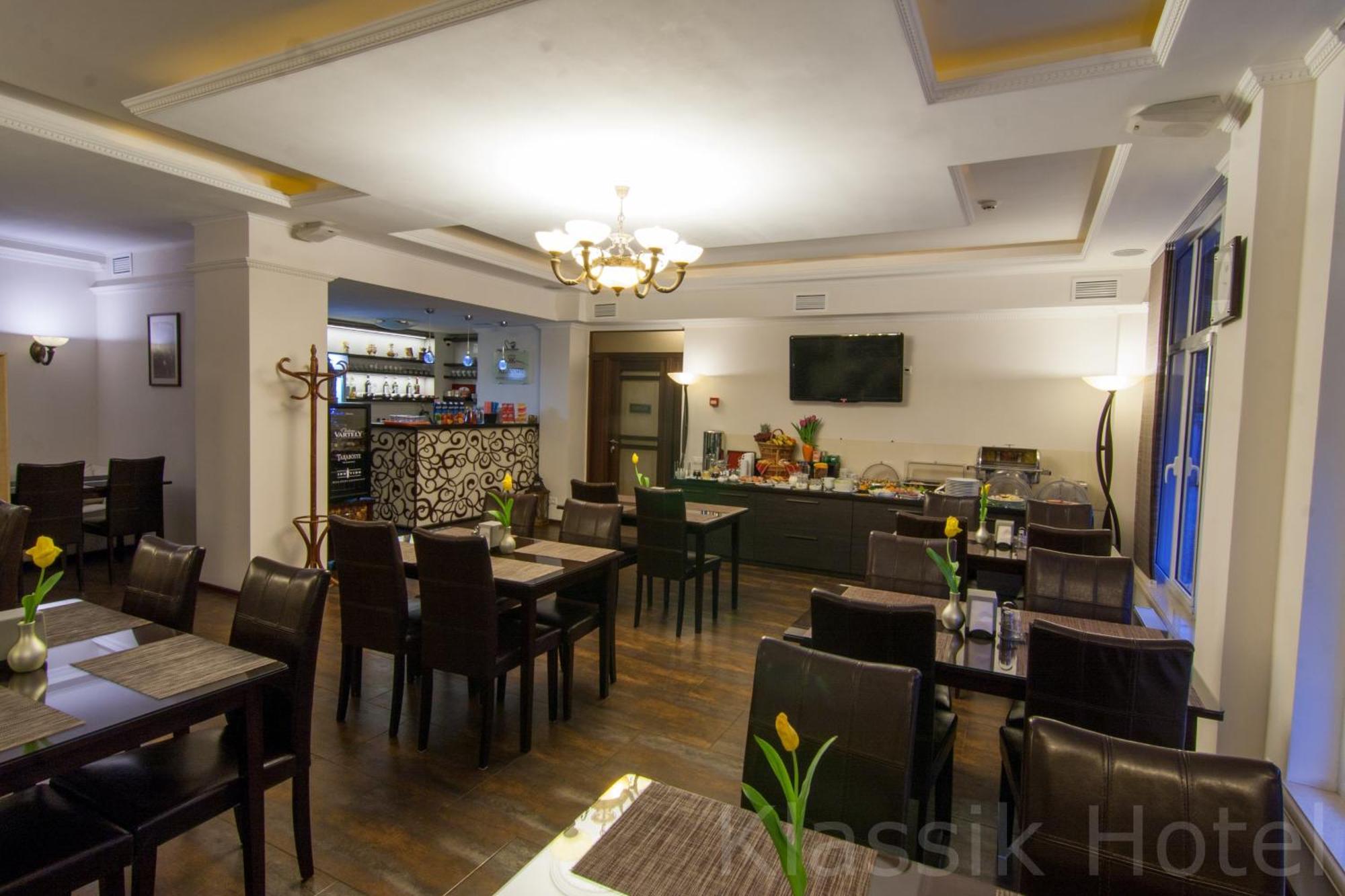 Klassik Hotel Chisinau Exterior foto